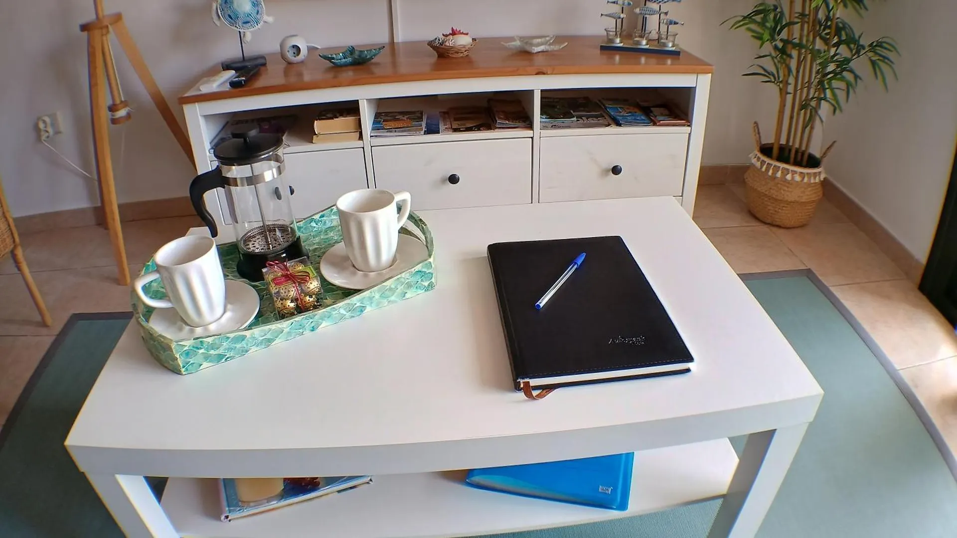 Apartment Los Geranios 21 Tenerife Costa Del Silencio Spain